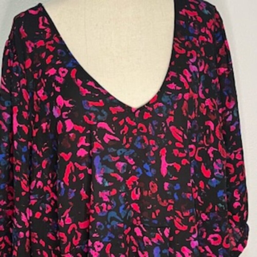 NEW Torrid Floral Blouse Women's Plus Size 4 Empire Waist V-neck 3/4 Sleeve NWT - Picture 3 of 9